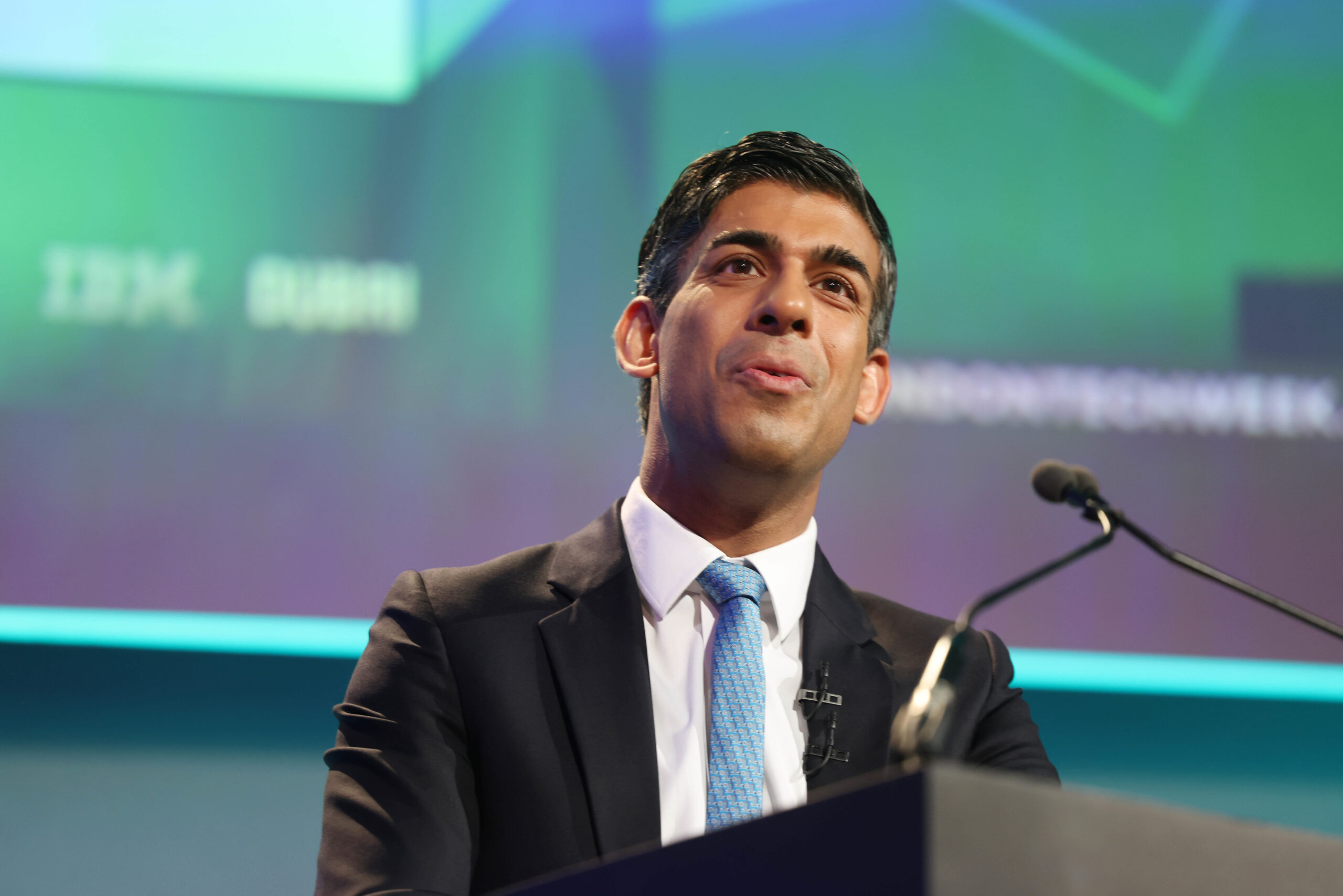 La position controversée de Rishi Sunak sur les droits LGBTQ+ suscite le débat
