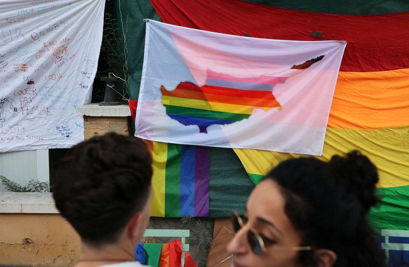 Les communautés LGBTQ+ s’unissent dans une célébration de la fierté à Chypre divisée