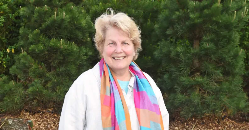 Sandi Toksvig s’exprime sur la rhétorique anti-trans et sur la position de l’Église concernant les droits LGBTQ+