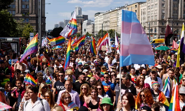 L’espoir fleurit pour la communauté LGBTQ+ en Pologne alors que le paysage politique évolue